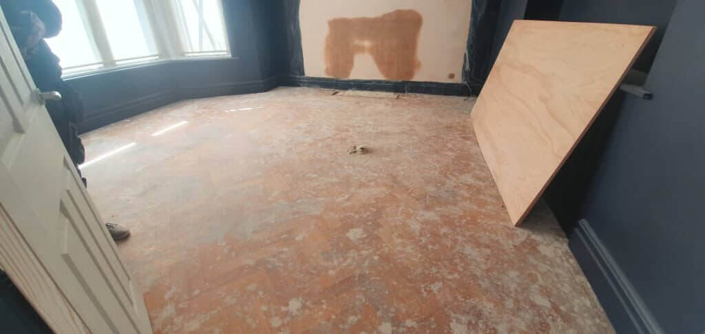 How do you tell if wood floors can be sanded?