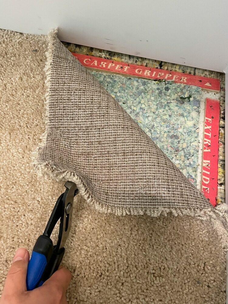 Efficiently Remove Carpet Grippers from Wooden Floors