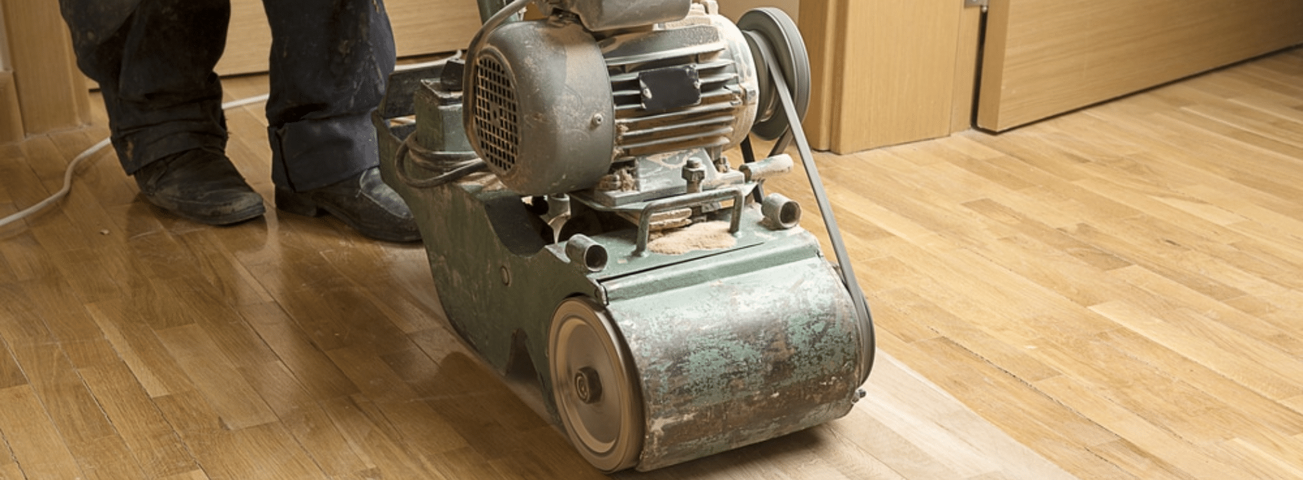 Mr Sander® are using a Bona Scorpion, a 220 mm dimension drum sander with 1.5 kW power, 230 V voltage, and 50 Hz frequency in Liverpool Street, EC2. It is connected to a dust extraction system with a HEPA filter, ensuring a clean and efficient sanding process for parquet floors.