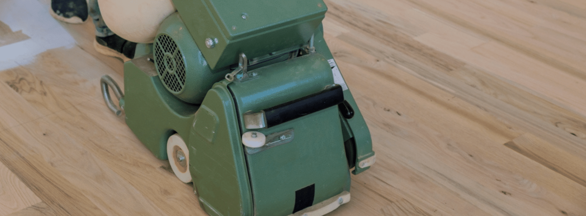 Mr Sander® are using a Bona Scorpion, a powerful 200 mm drum sander, to sand a parquet floor in World's End, SW10. With a 1.5 kW effect, it operates at 240 V and 50 Hz. The sander is connected to a dust extraction system with a HEPA filter, ensuring a clean and efficient outcome.