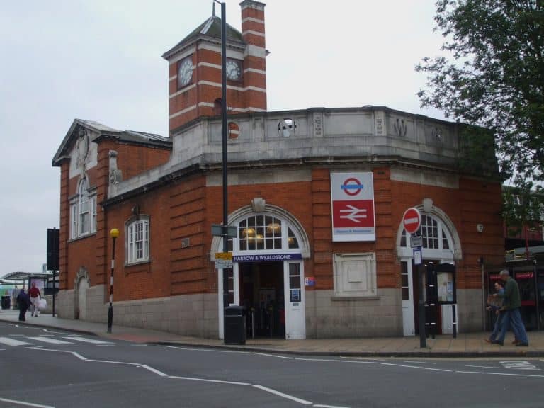 Harrow_&_Wealdstone_main_building