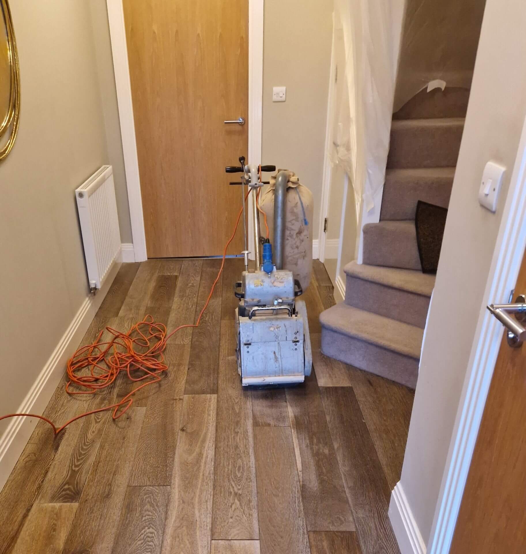 How do you tell if wood floors can be sanded?