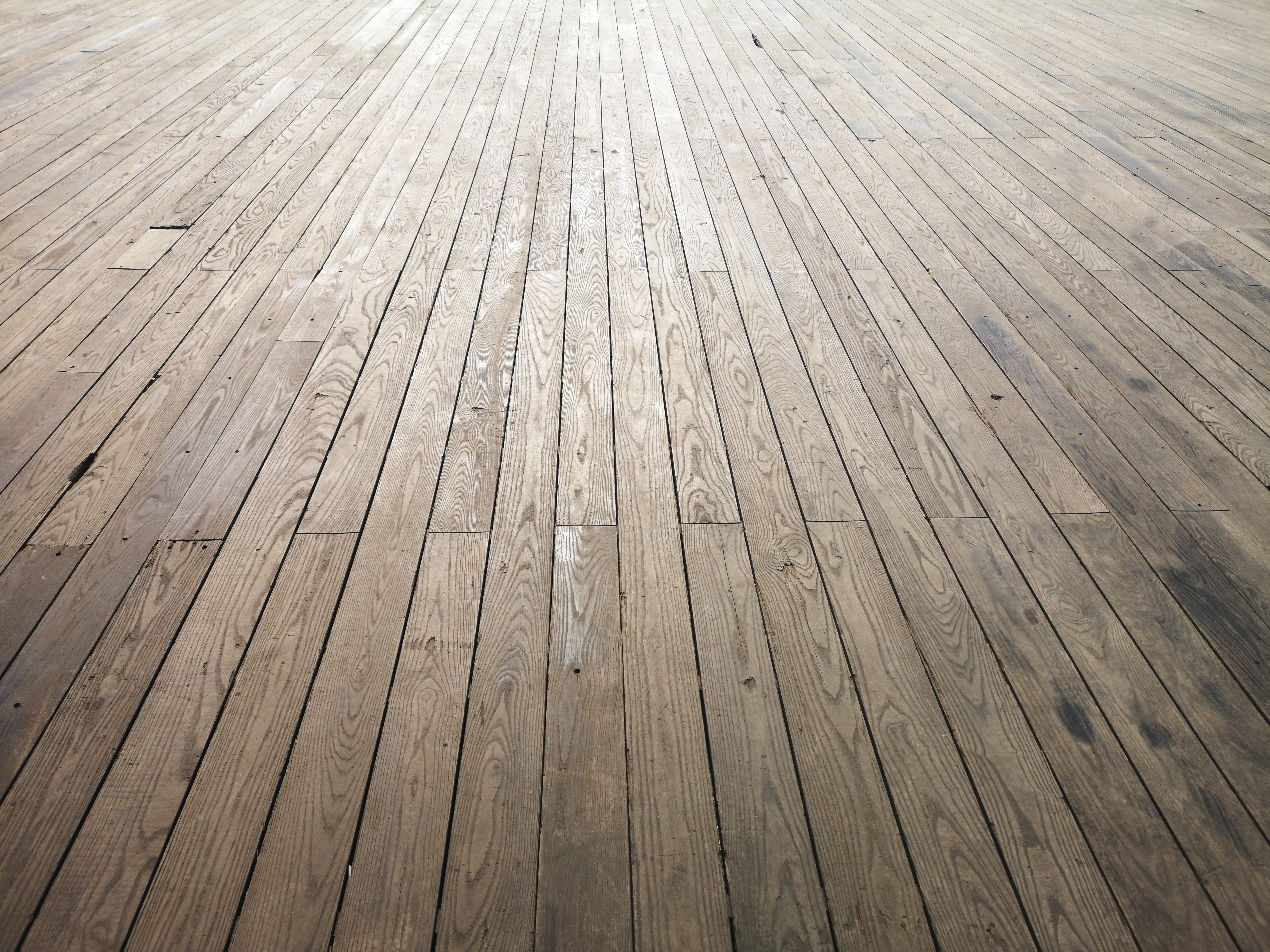 Mixed-width 1960 oak planks floor