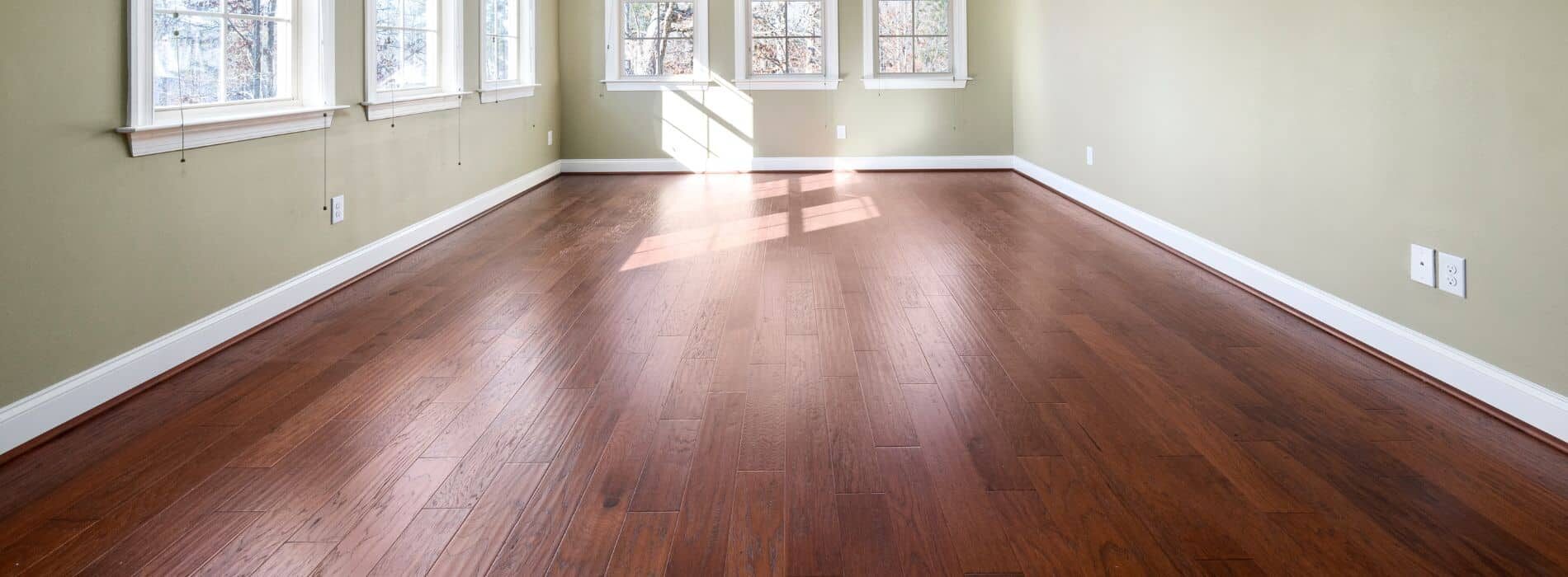 Experience the beauty of our expertly restored 7-year-old hardwood floor in Tower Hill, EC3. Using Bona 2K Frost whitewashing and Traffic HD 15% sheen matte lacquer, Mr Sander® have created a durable and stunning finish.