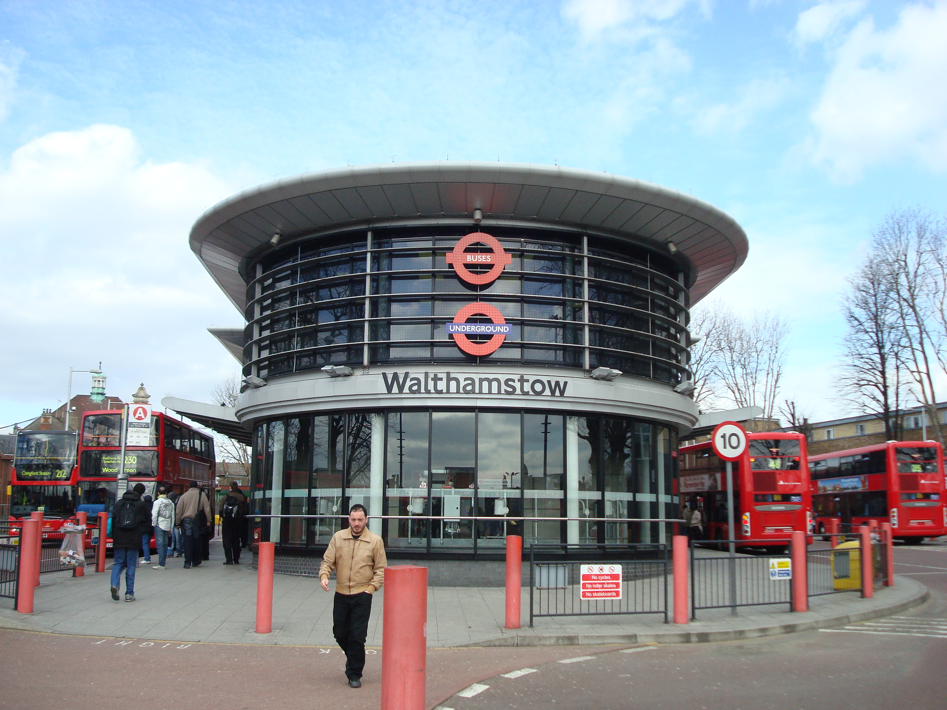 walthamstow_bus_station_-_geograph-org-uk_-_1767815