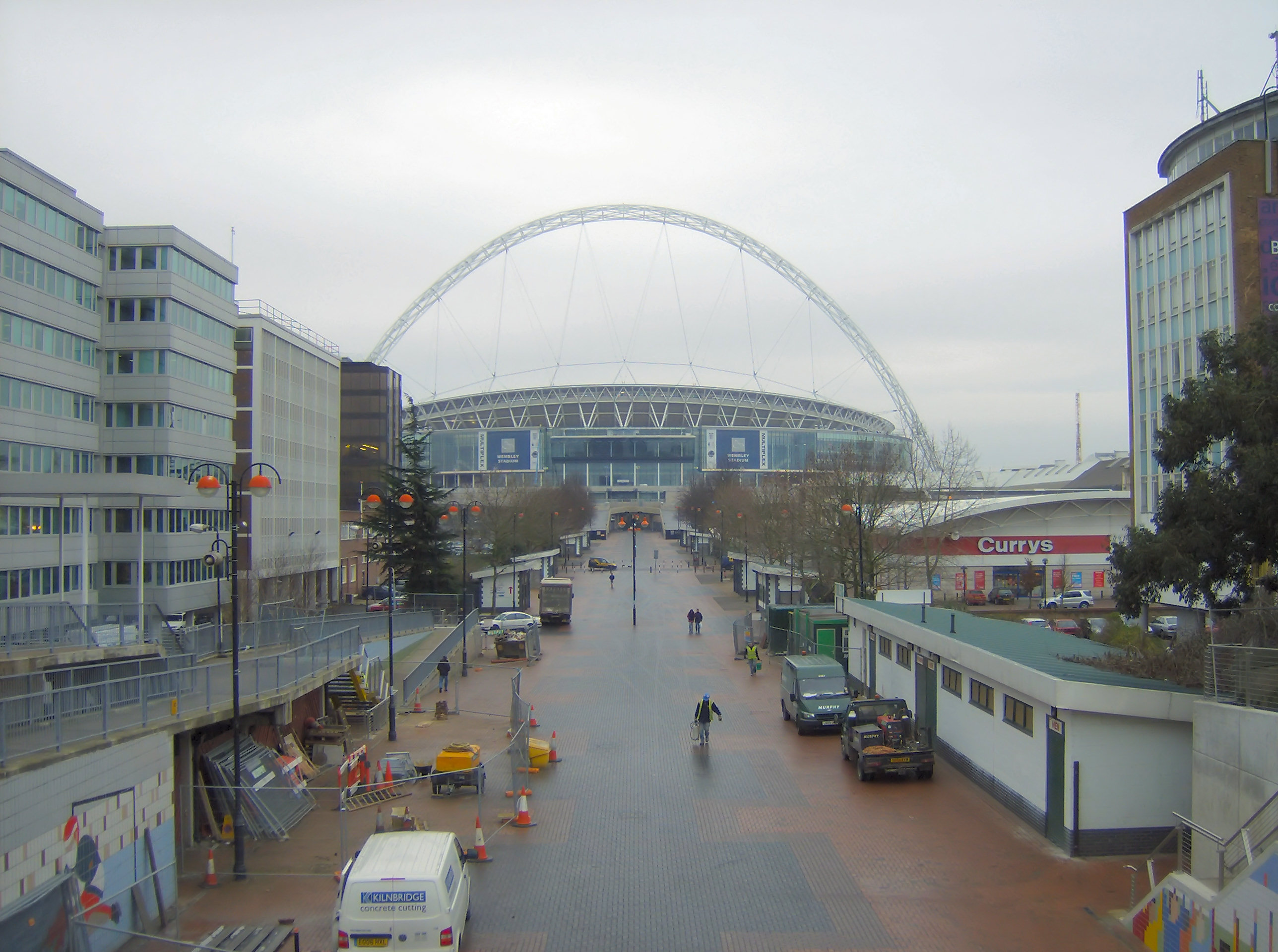 Wembley_Stadium_down_Wembley_Way