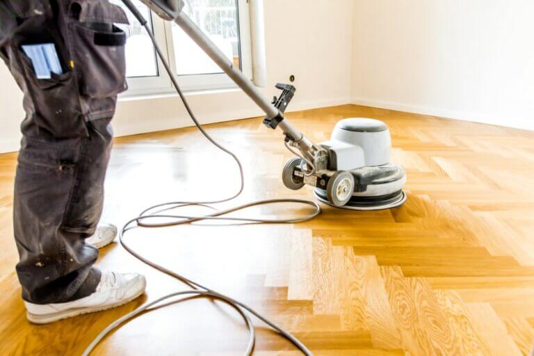 In Enfield, Mr Sander® utilizing Bona Endless Belt, a powerful 1.5 kW herringbone floor sander. This 200mm dimensioned sander operates on 240V voltage and 50Hz frequency.