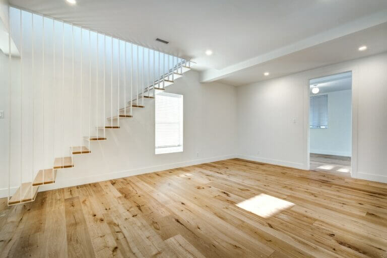 New,Built,Modern,3,Floors,Luxury,Home,In,Montreal,,Canada