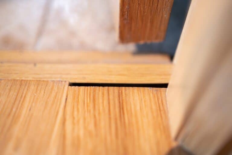 Poorly,Installed,Or,Defective,Laminated,Wood,Parquet